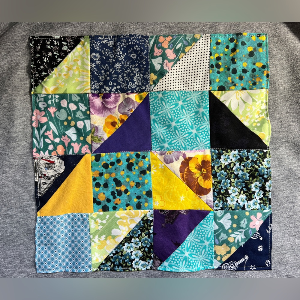 💐Unique Quilty Sweatshirt!💐 - Picture 9 of 16